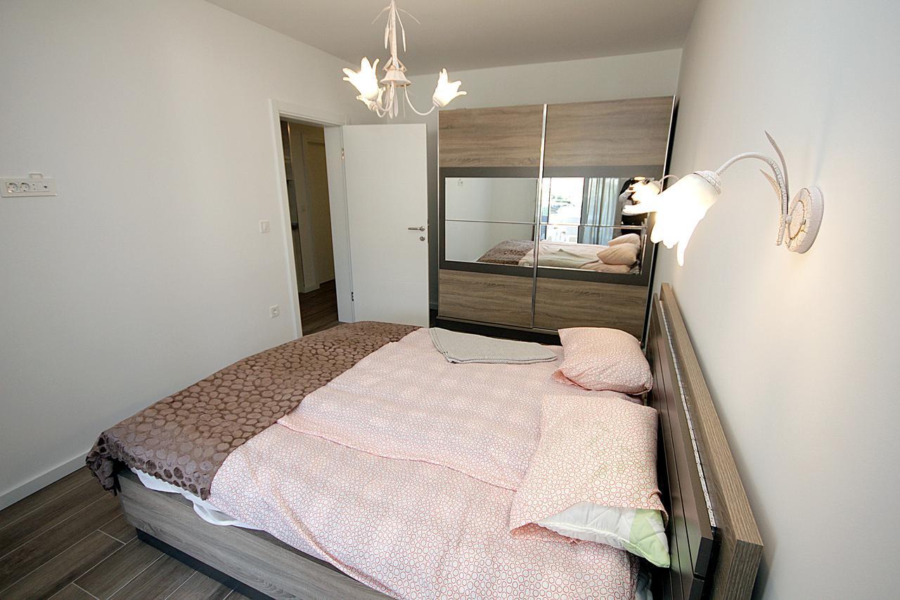 Apartment Melina Dobra Voda Eksteriør bilde