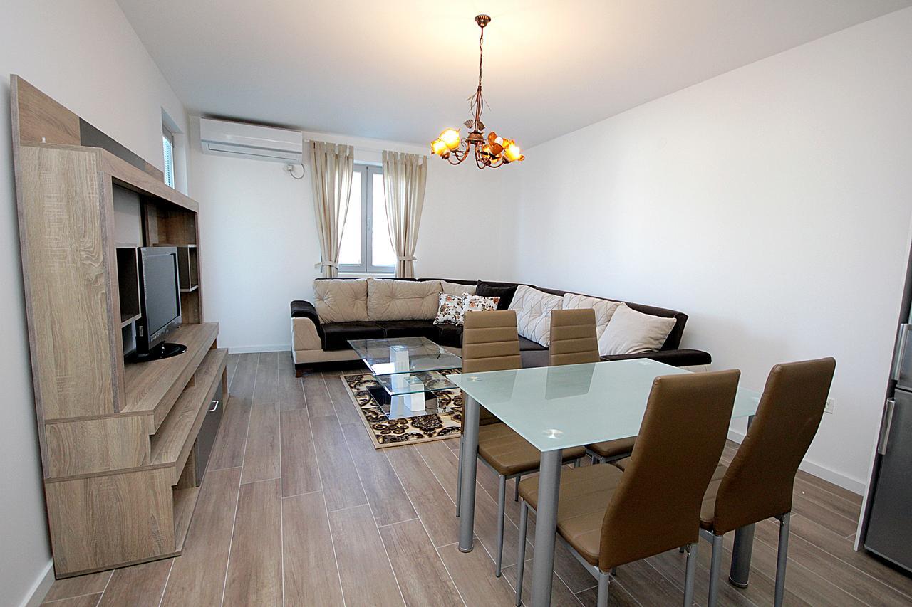 Apartment Melina Dobra Voda Eksteriør bilde